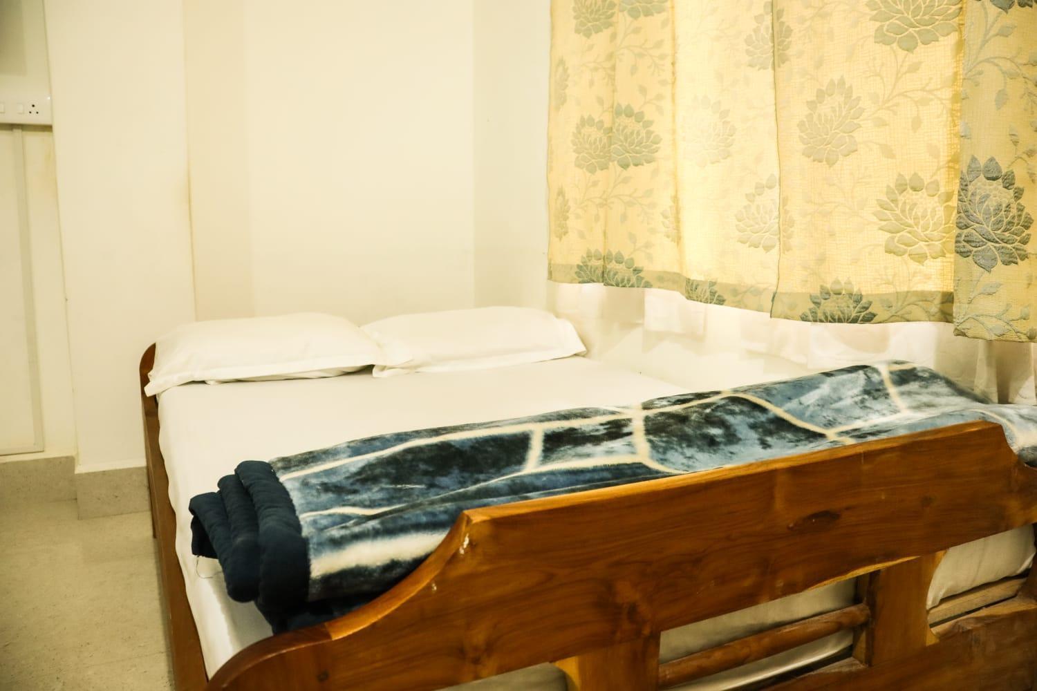 Pine Tree Lodge Шилонг Екстериор снимка