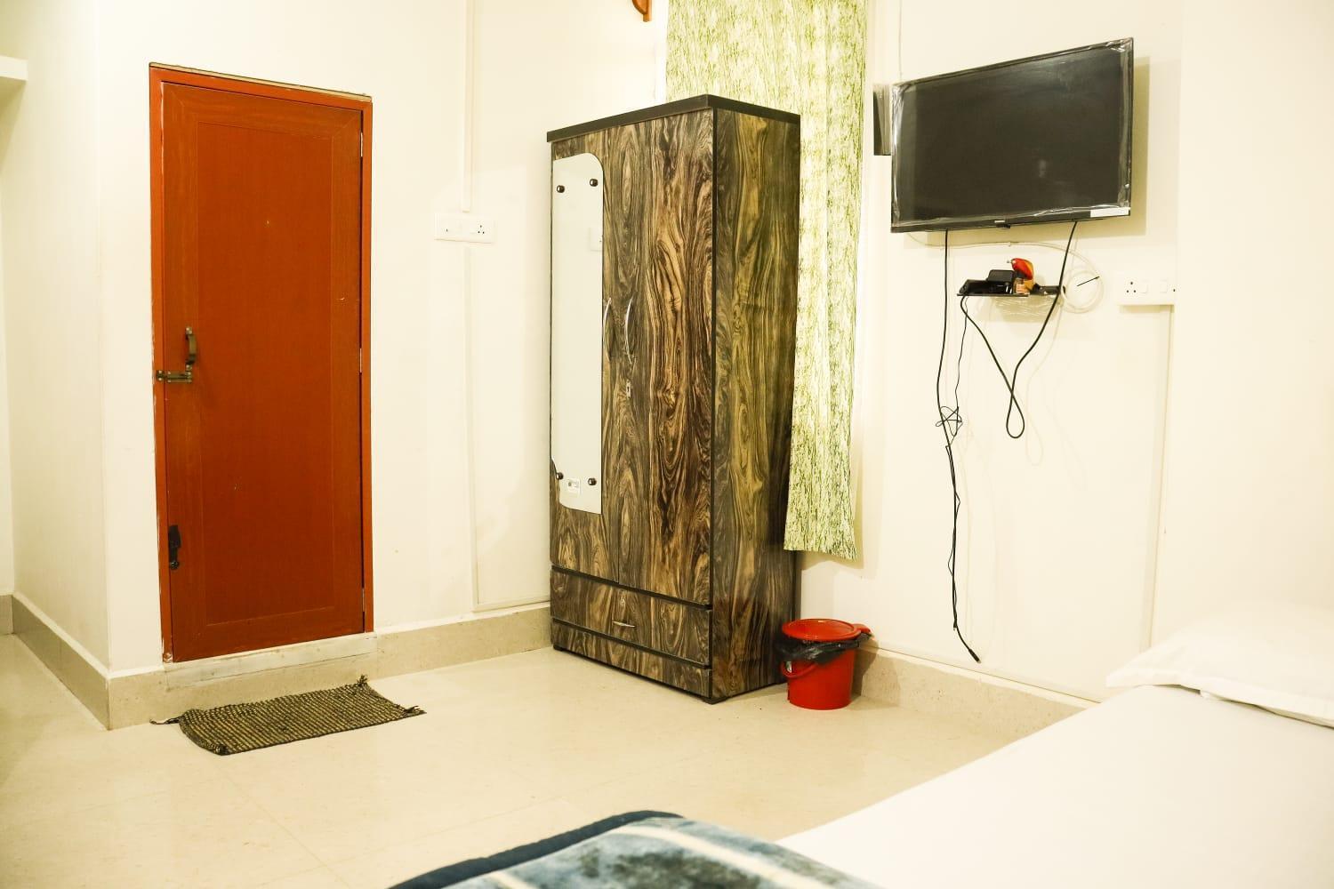 Pine Tree Lodge Шилонг Екстериор снимка