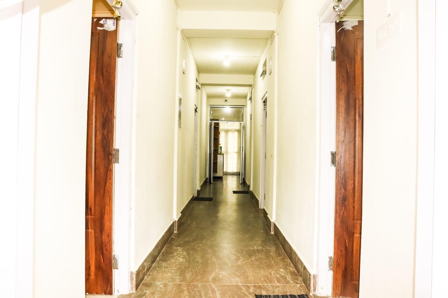 Pine Tree Lodge Шилонг Екстериор снимка