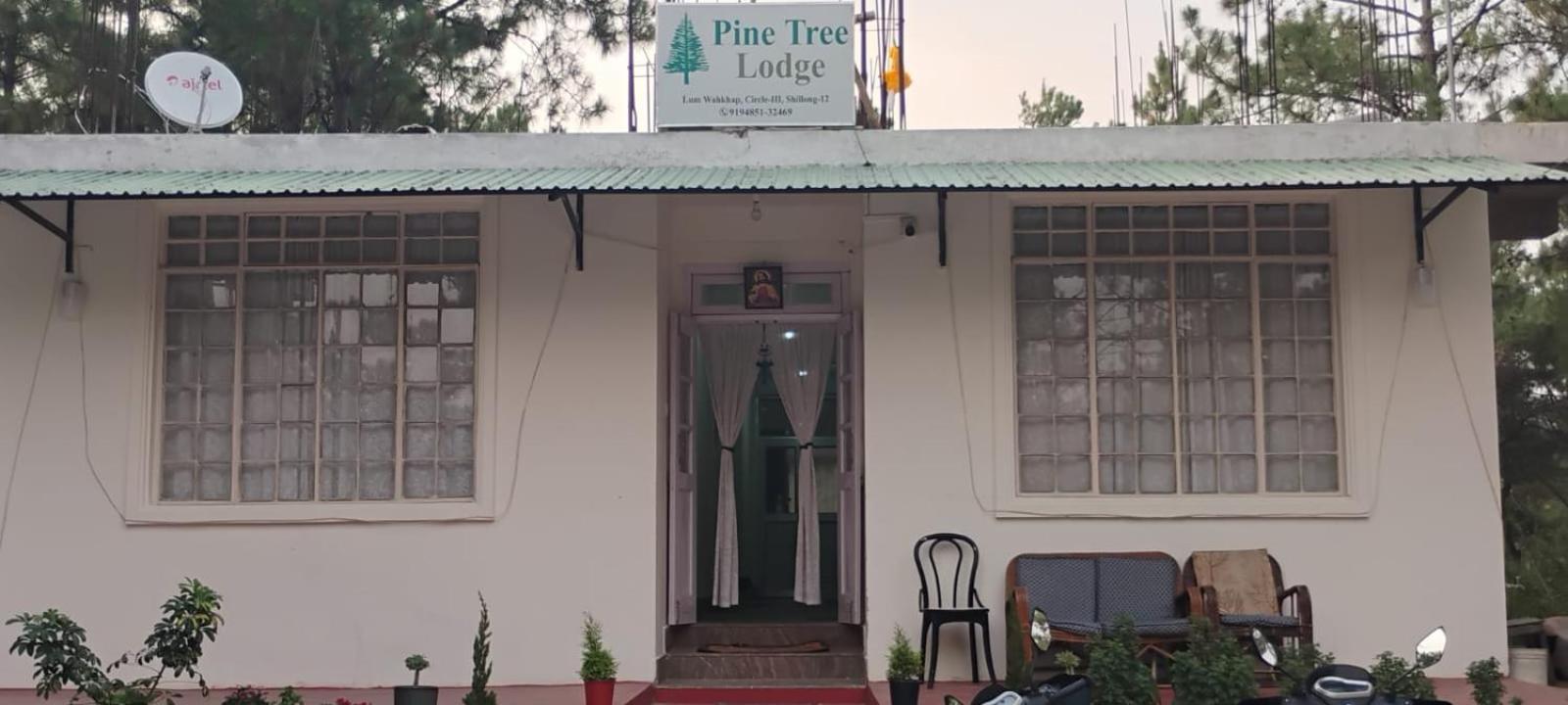 Pine Tree Lodge Шилонг Екстериор снимка